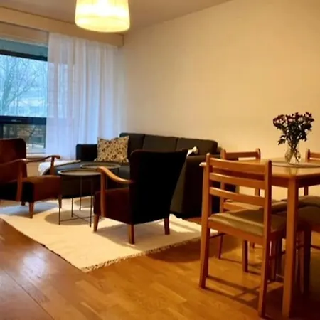 Huoneisto Jalkarannassa Apartamento Lahti